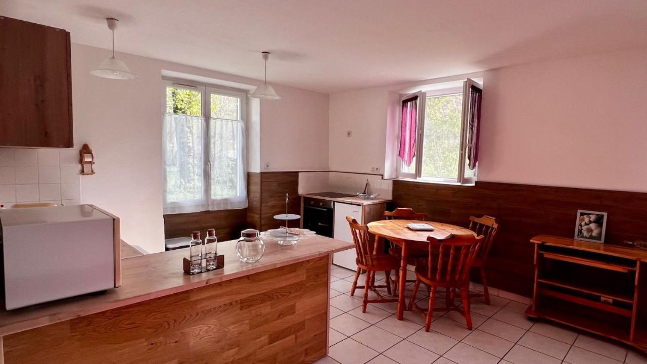 Superbe Appartement Aubessagne Exterior foto